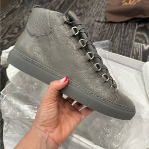 GREY BALENCIAGA ARENA SNEAKERS EU 41